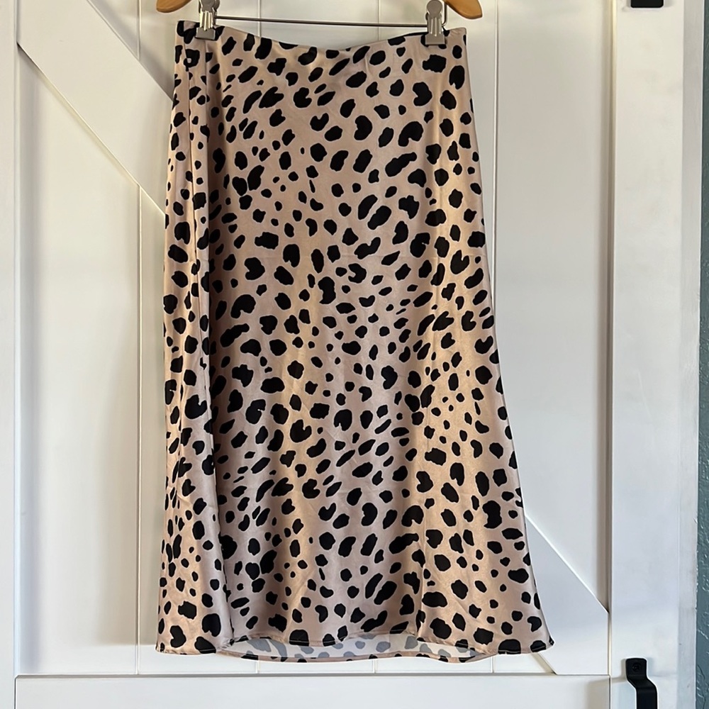 Leopard skirt size medium